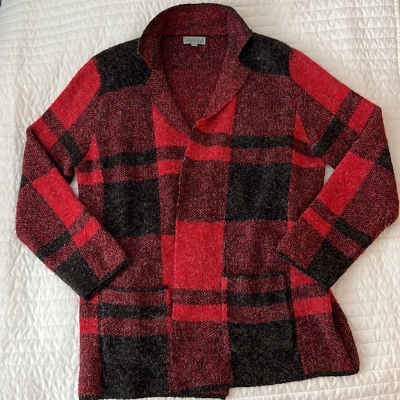Joseph A Women’s Buffalo Check Sweater - Picture 2 of 4